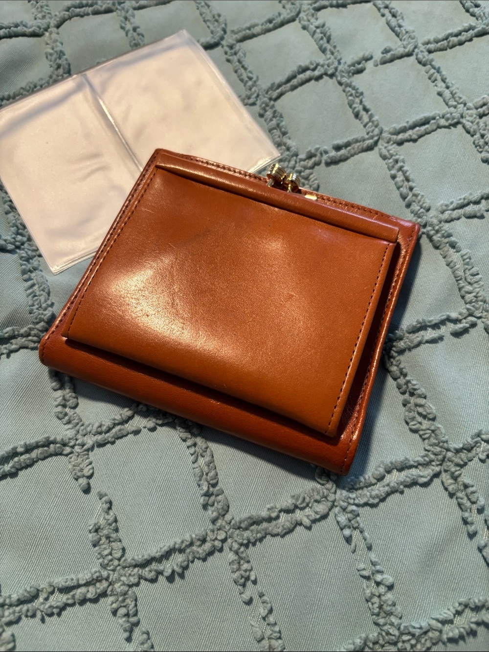 Pebbled Leather Bifold Wallet in Cream and Brown Vintage Dooney & Bourke - Picture 4 of 7